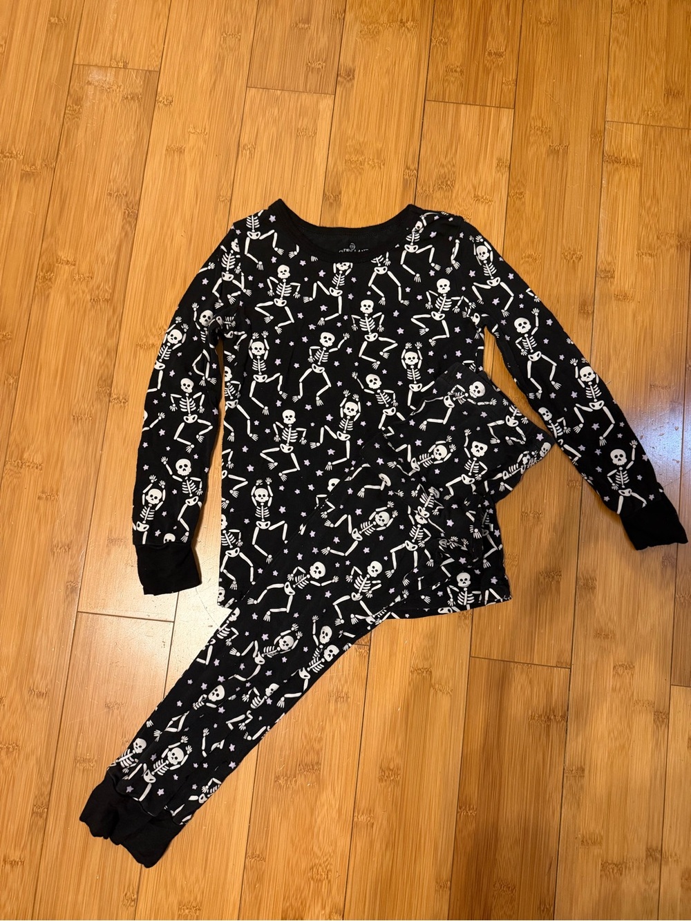 Caden Lane Glow in the dark Pajama Set size 5/6